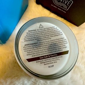 2 - Revive candles sea salt and vanilla